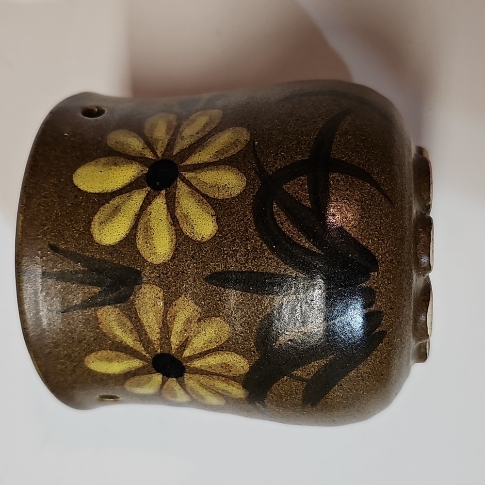 Small Vintage Stoneware Ceramic Floral Plant Pot with holes for hanging - Picture 2 of 12